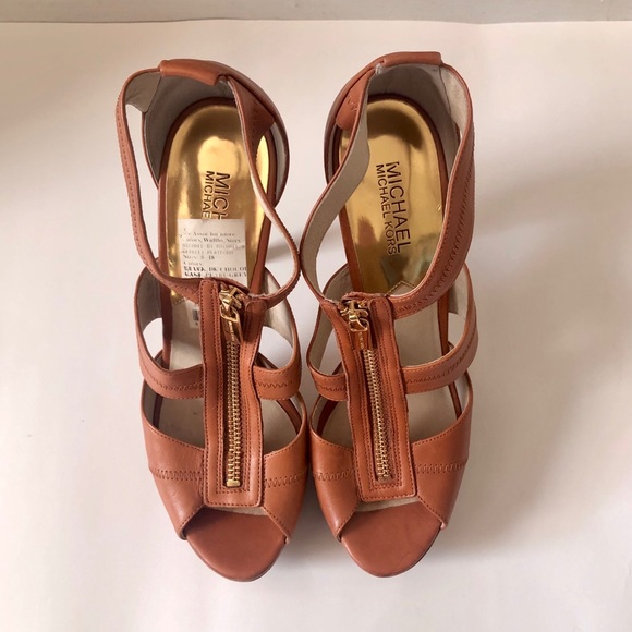 Michael Kors heeled sandal - Picture 2 of 5